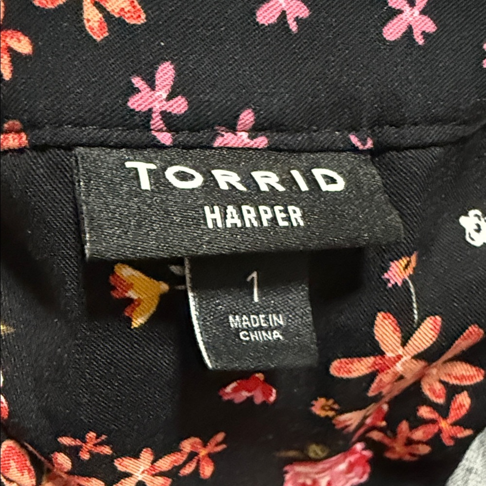 Torrid Harper Rayon Twill Pullover Short Sleeve
Tunic Blouse Size 1 - Picture 7 of 9